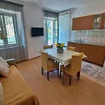 דירה Mandic