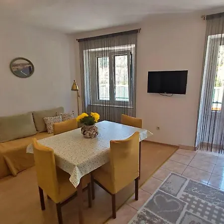 Apartment Mandic Omis