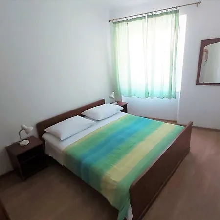 Mandic Apartment *